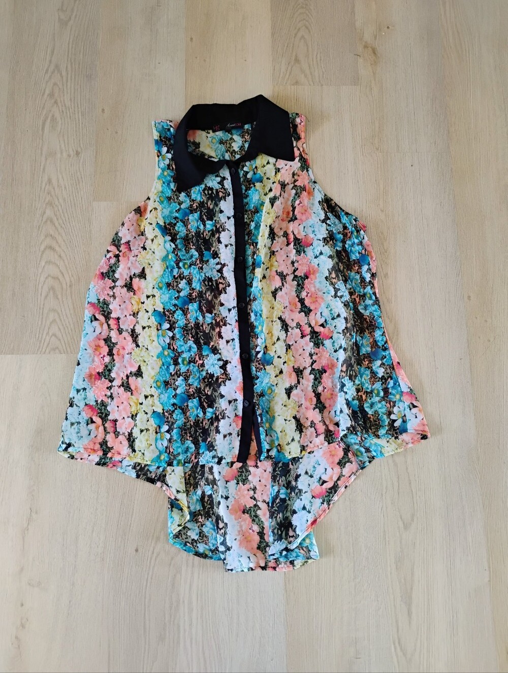 HeartSoul Black Trim Multi-Color Floral Blouse